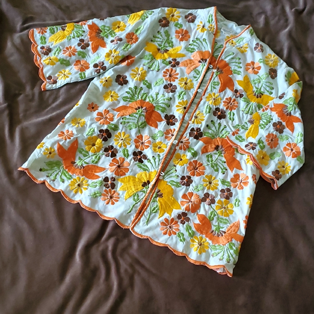 Vintage Floral Embroidered Women's Tunic Jacket/Top By LEANDRA